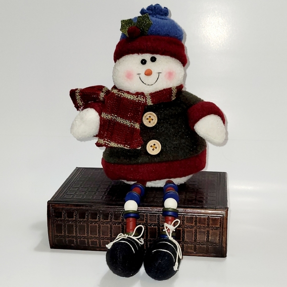 New Shelf Sitter Snowman, ⛄️Plush with Bead & Button Legs, Christmas D… - Picture 5 of 5